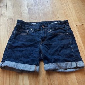 Gap women short